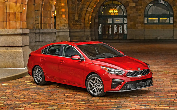 Read more about the article Un comportement toujours sportif avec la Kia Forte 2019