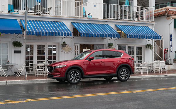 Read more about the article Mazda CX-5 versus Toyota RAV4 : le plaisir et l’efficacité