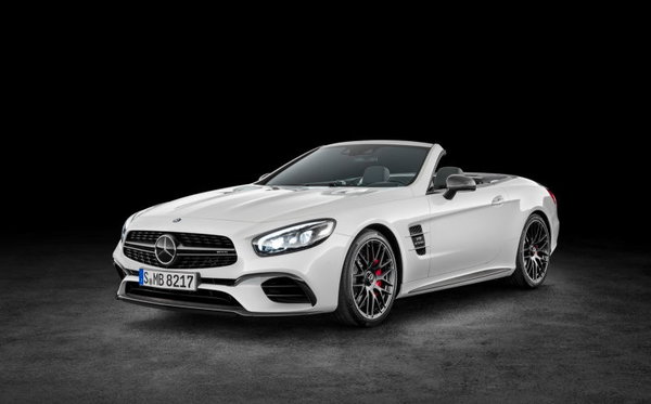 Read more about the article Mercedes-Benz dévoile une version améliorée de la SL