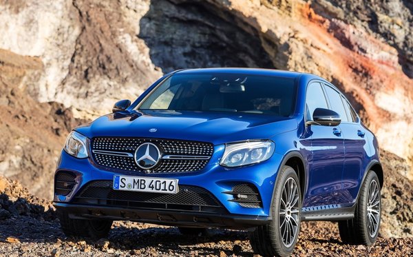 Read more about the article Le Mercedes-Benz GLC Coupé fait ses débuts à New York