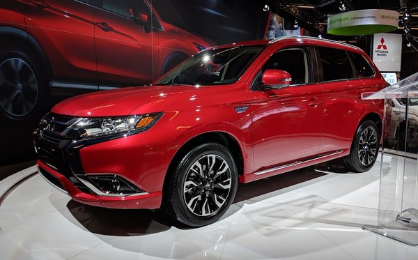 Read more about the article Le Mitsubishi Outlander PHEV 2018 arrive bientôt!