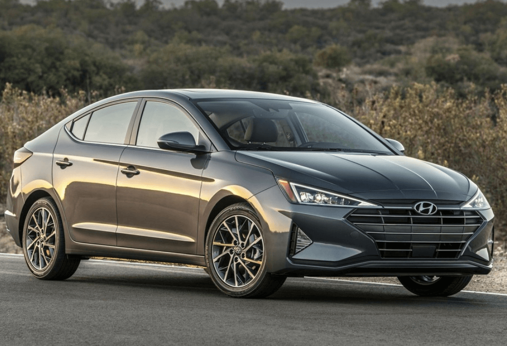 Read more about the article Hyundai Elantra 2020 : avant de choisir une Honda Civic…