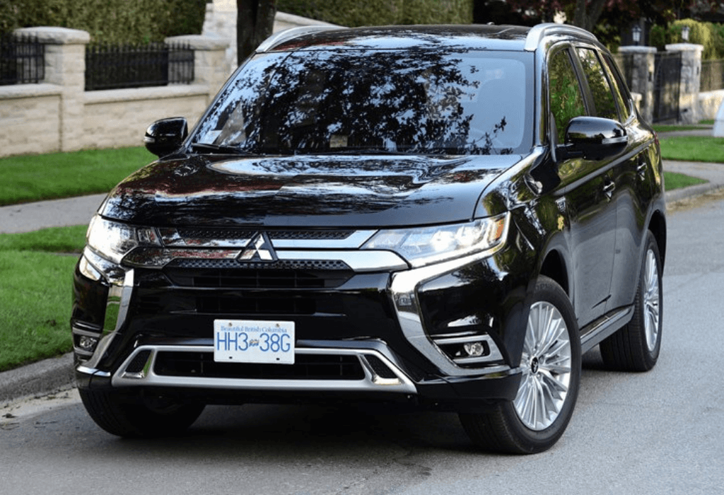 https://www.groupebeaucage.com/wp-content/uploads/sites/15/2019/09/mitsubishi-outlander-phev.png