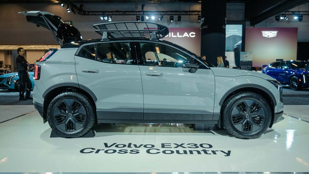 GROUPE BEAUCAGE SALON AUTO 2026 Volvo EX30 Cross Country